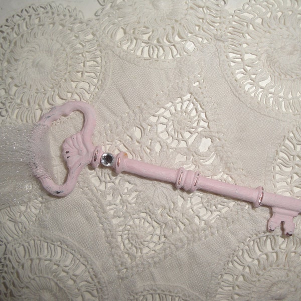 Shabby Chic Vintage Style Key ...Pale Pink w/Rhinestone