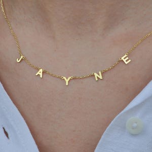 Collar de corazón abierto de oro de 14 k, collar con letras, collar personalizado, collar con letras espaciales, joyas hechas a mano, regalos para mamá, regalo para esposa