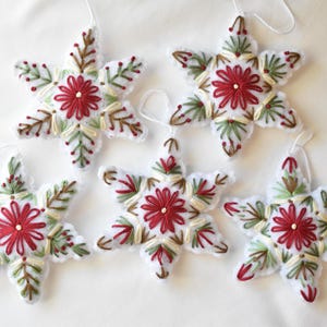 Handmade Felt Christmas Tree Ornaments, Traditional Red and Green Christmas Decor, Snowflake Ornaments, Embroidered Felt Ornaments