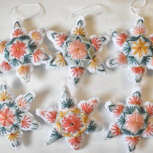 Hand-Embroidered Colorful Felt Christmas Tree Ornaments, Colorful Christmas Decor, Snowflake Ornaments Set, Boho Felt Christmas Ornaments