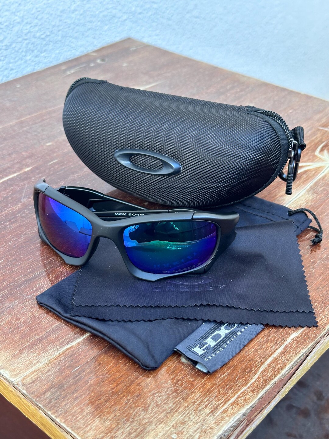 Oakley Pit Boss 2 Frame Matte Rainbow Lense Polarized Prizm P X