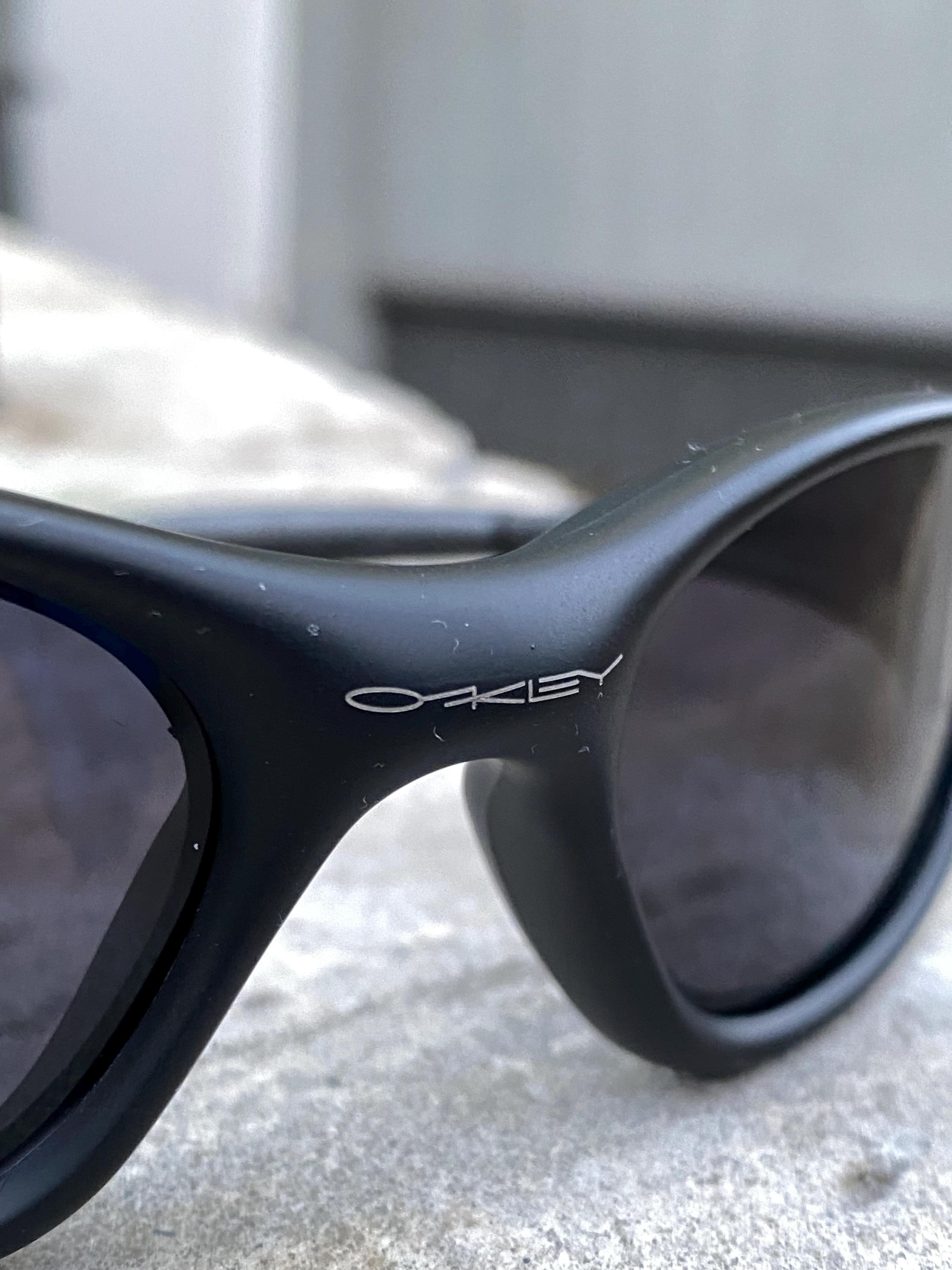 Black Oakley Minute 1.0 Eye Jacket Splice Vintage Y2K Juliet