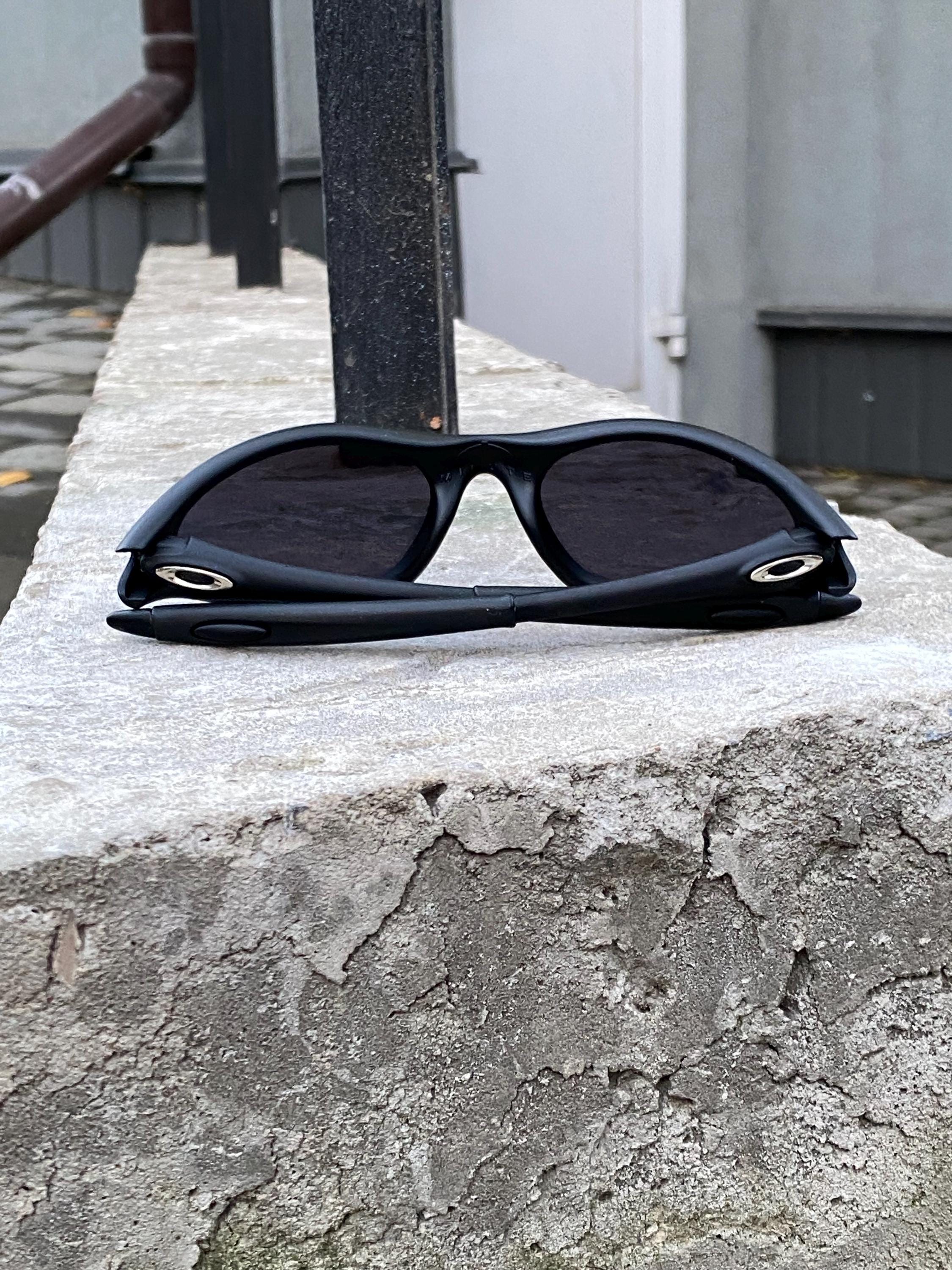 Black Oakley Minute 1.0 Eye Jacket Splice Vintage Y2K Juliet