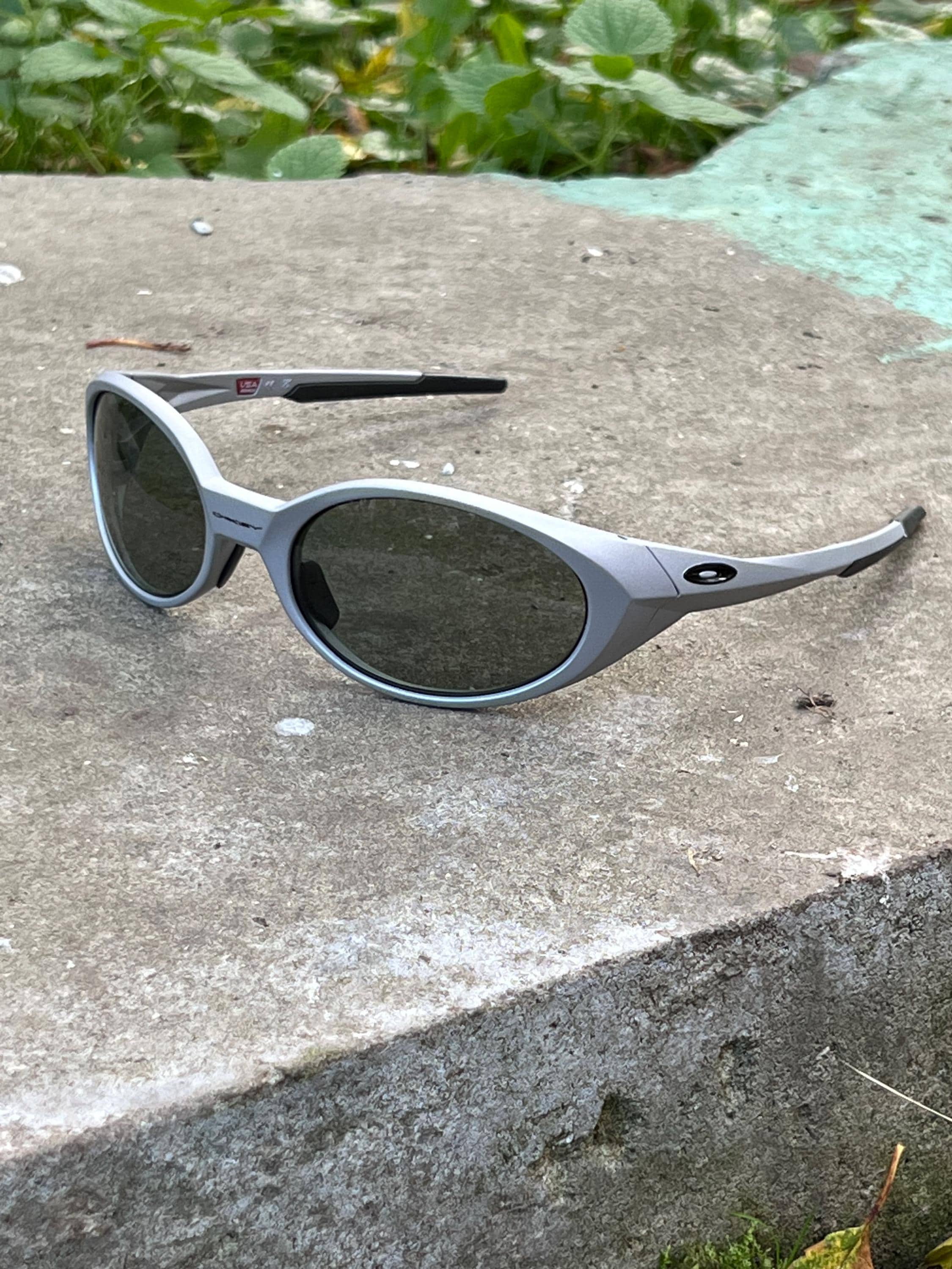 Oakley Eye Jacket 2.0 Redux Prizm Iridium Gray and Black Oakley Eye Jacket 2.0 Redux Prizm Iridium Gray and Black