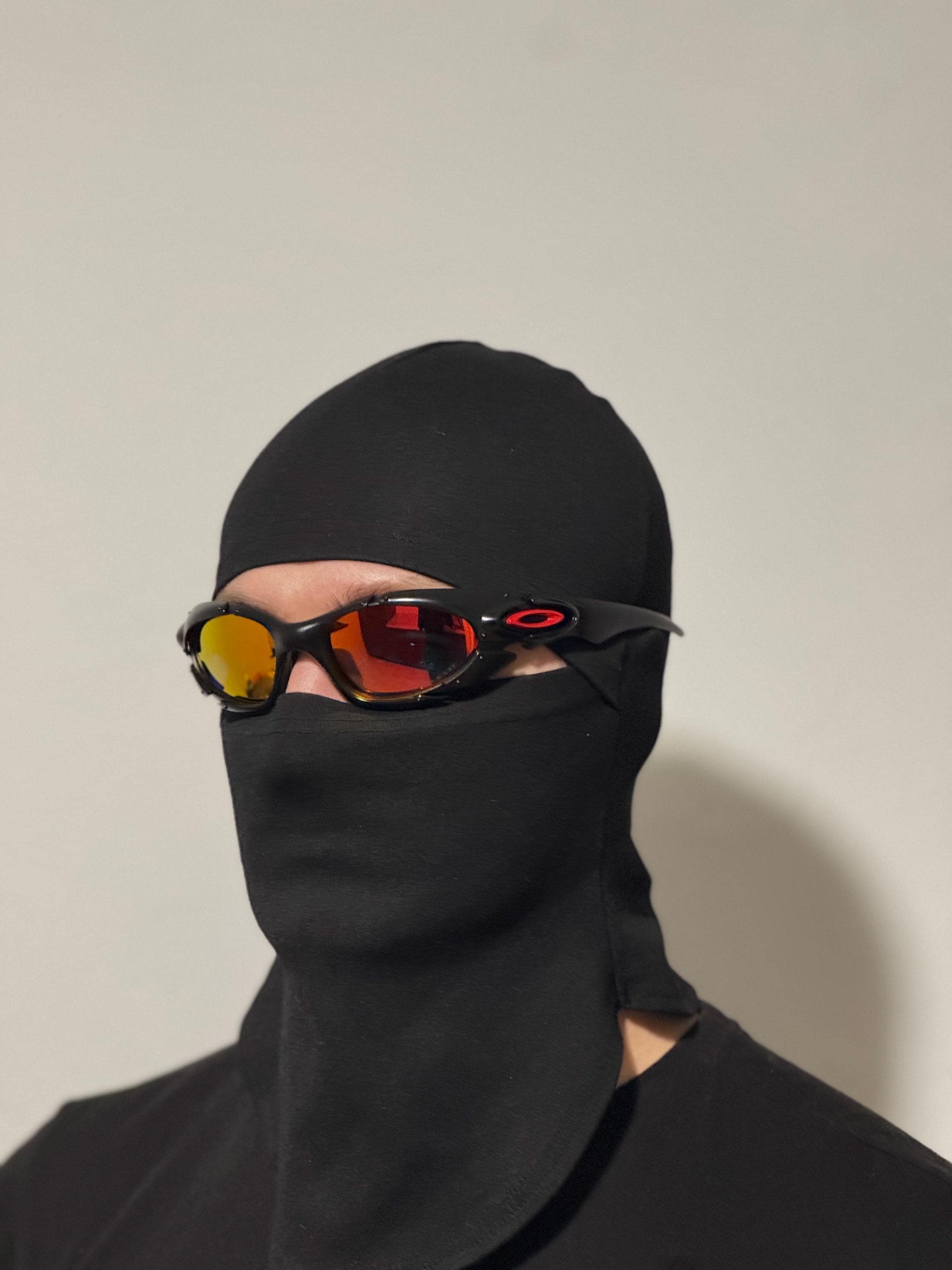 Oakley Plate Y2k Silver Red and Black Rare Vintage Gorpcore