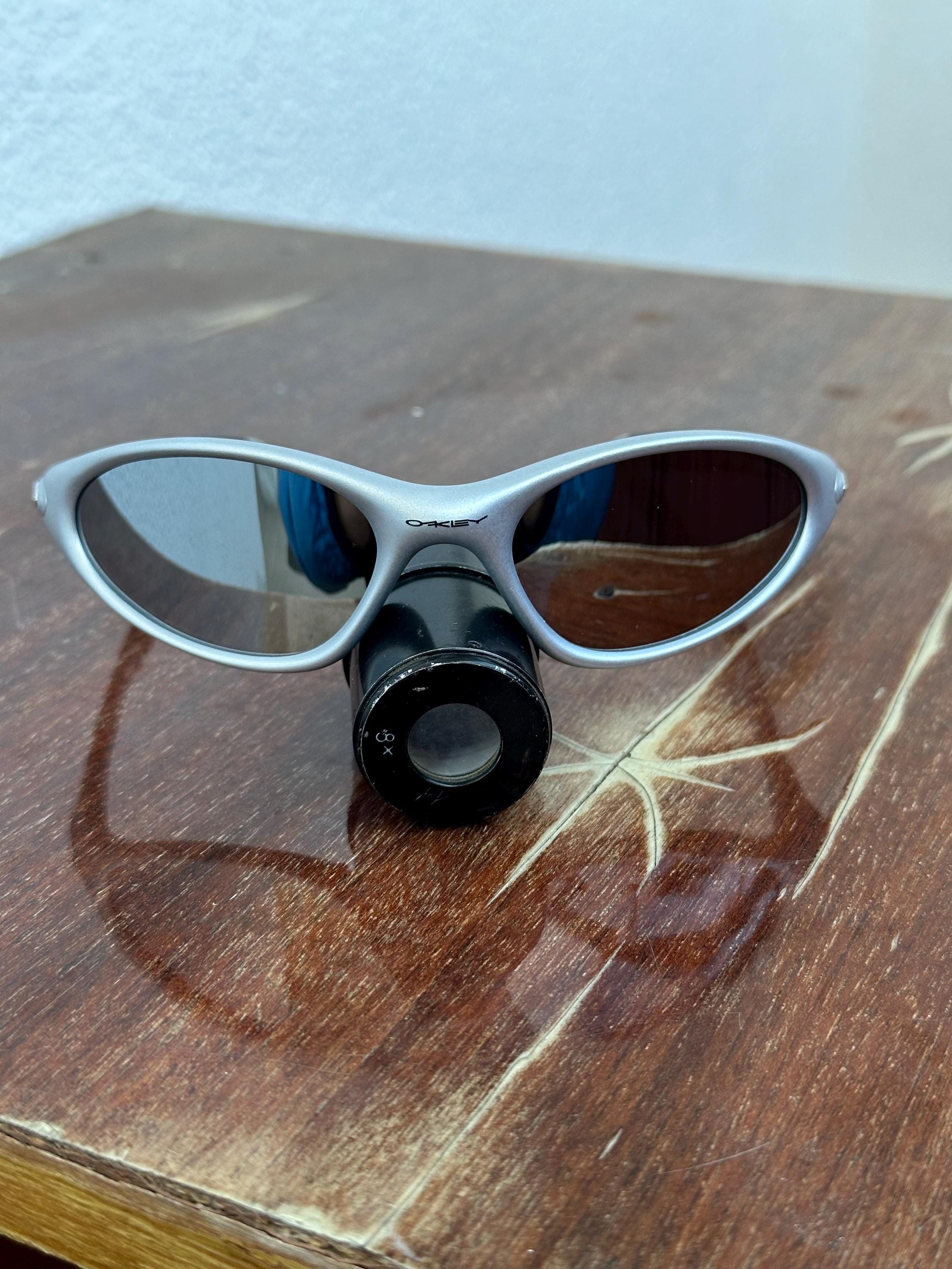 Vintage Oakley Minute 1.0 Sunglasses: Black & Grey Prizm Iridium