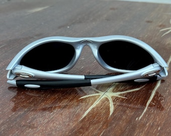 Vintage Oakley Minute 1.0 Sunglasses: Black & Grey Prizm