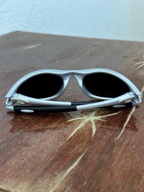 Vintage Oakley Minute 1.0 Sunglasses: Black & Grey Prizm Iridium