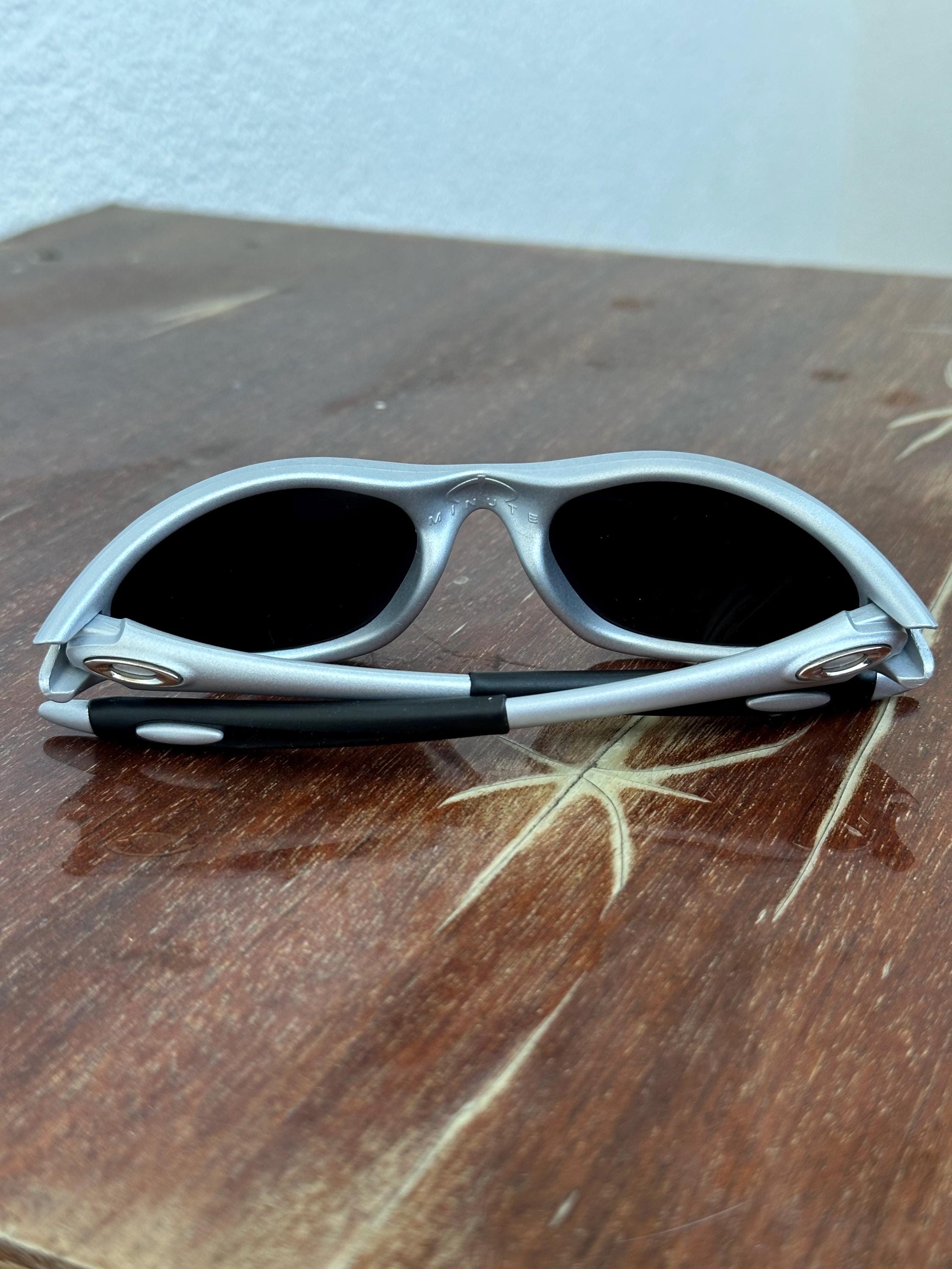 OAKLEY MINUTE レトロ Oakley Minute 1.0 silver and tan sunglasses #y2k | Depop