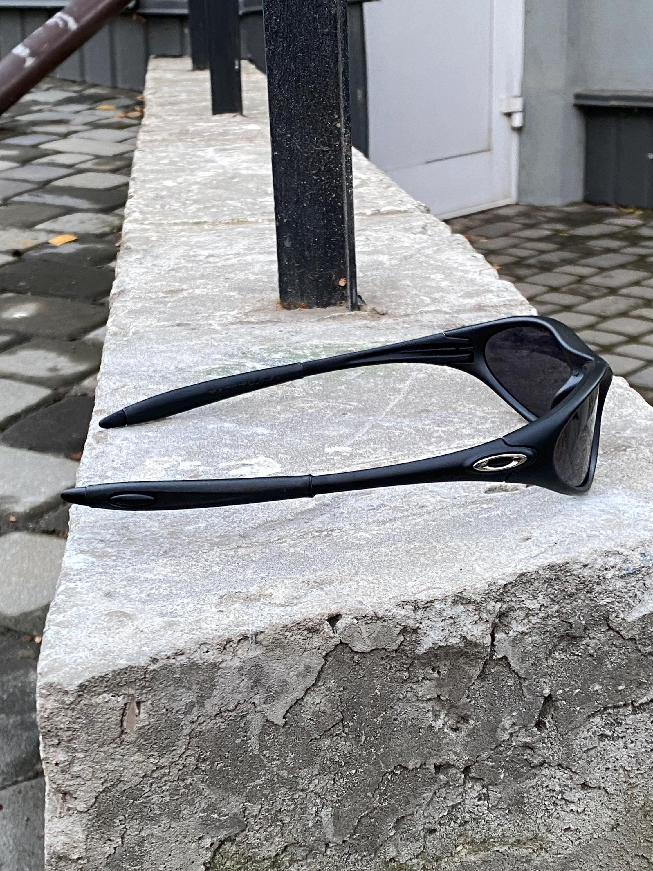 j*t様 Oakley minute1.0 マットブラック オンライン で 販売ファッション - Oakley minute1.0 マットブラック