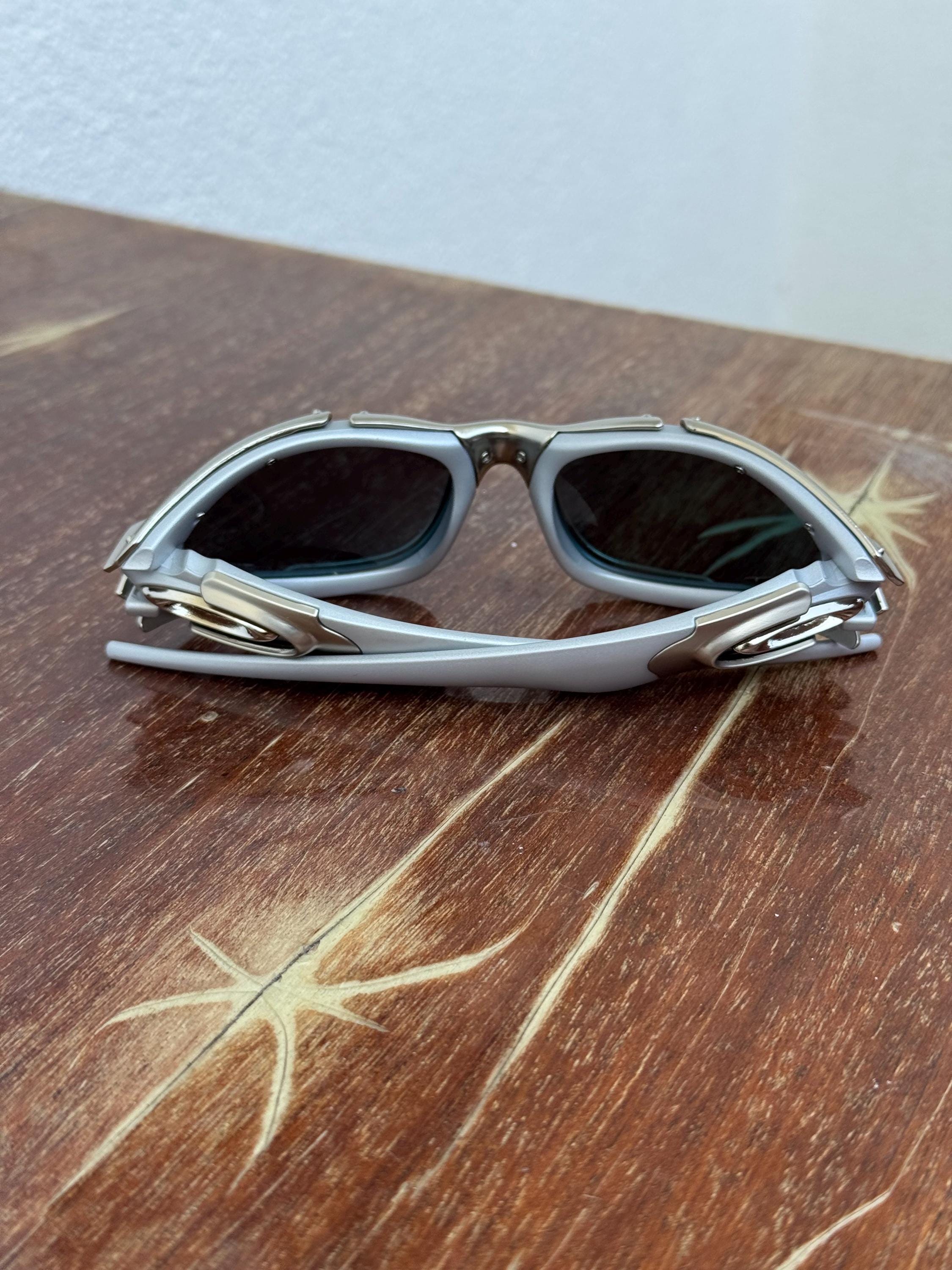 Vintage Oakley Plate Y2K Polarized Sunglasses: Silver Red Iridium