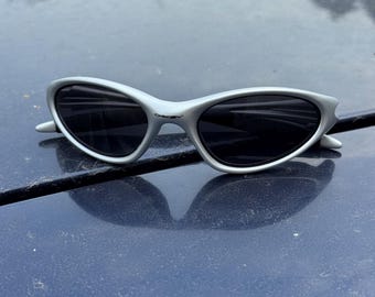 Oakley Minute 1.0 Black and Gray Eye Jacket Redux Prizm Iridium