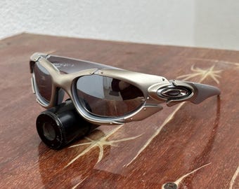 90's Metal White Red Oakley Plate Y2k Rare Vintage Gorpcore