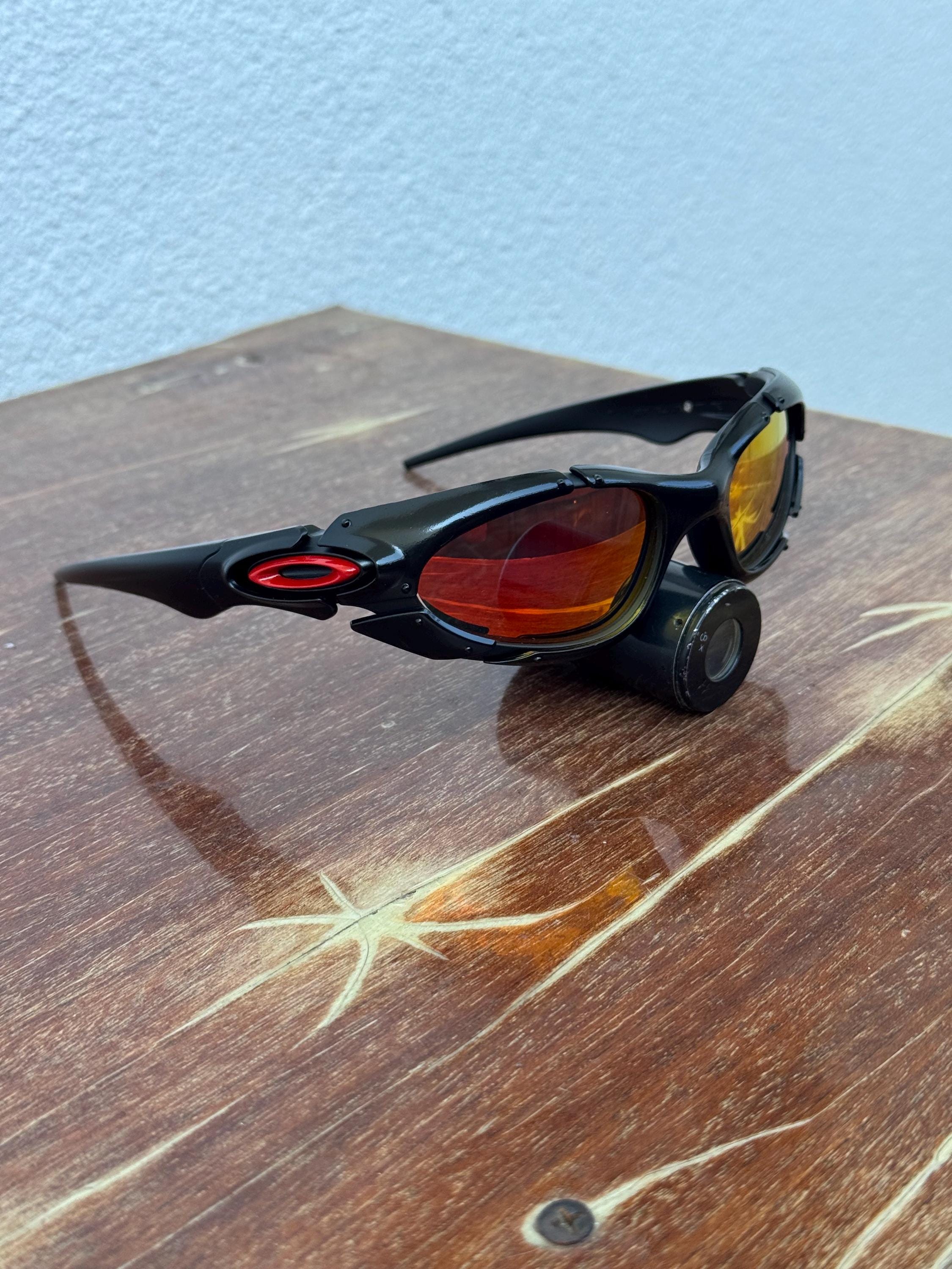 Oakley Plate Y2k Silver Red and Black Rare Vintage Gorpcore