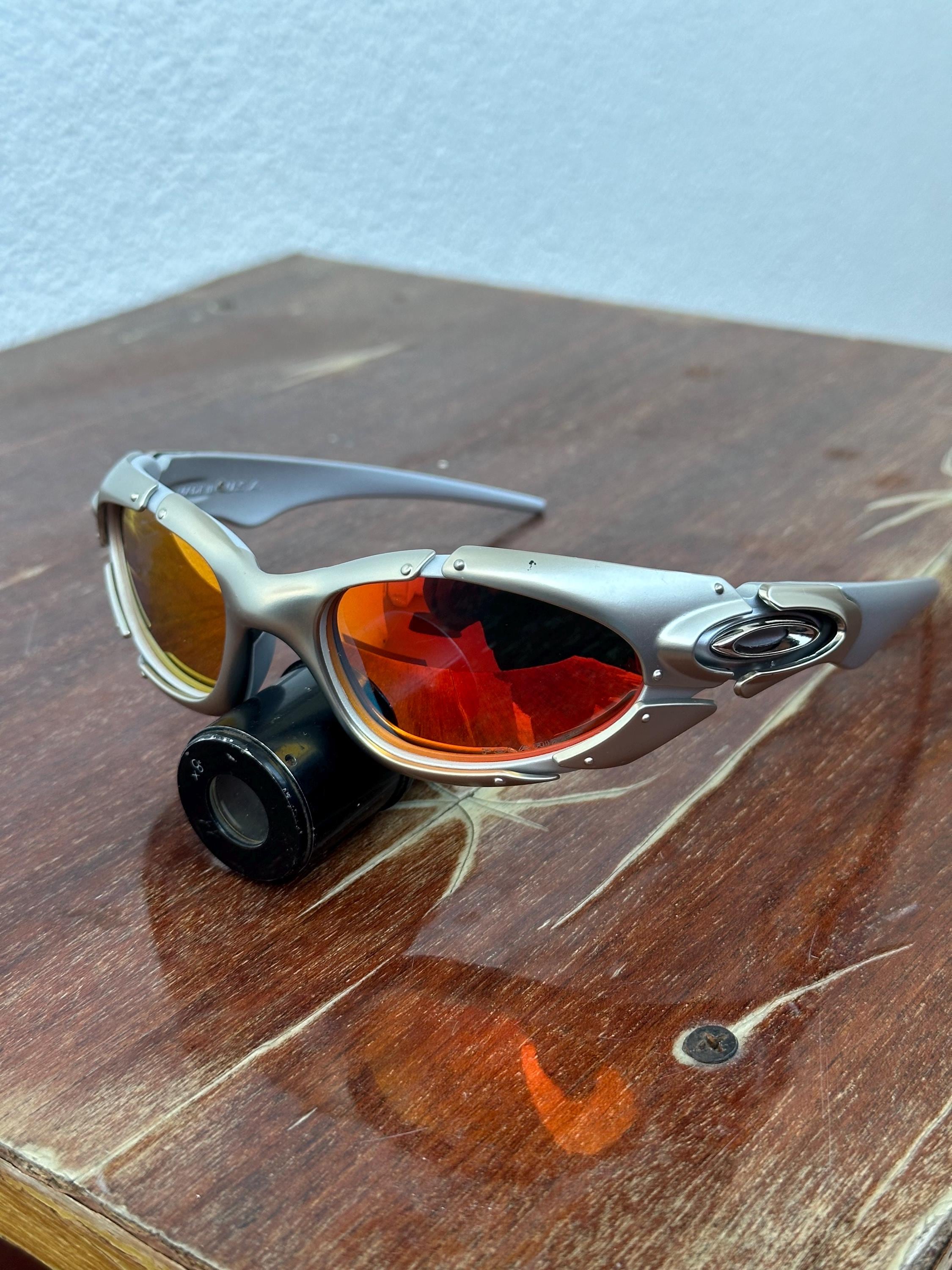 90's Metal White Red Oakley Plate Y2k Rare Vintage Gorpcore