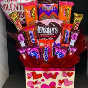 Valentine Candy Arrangement with Balloon
