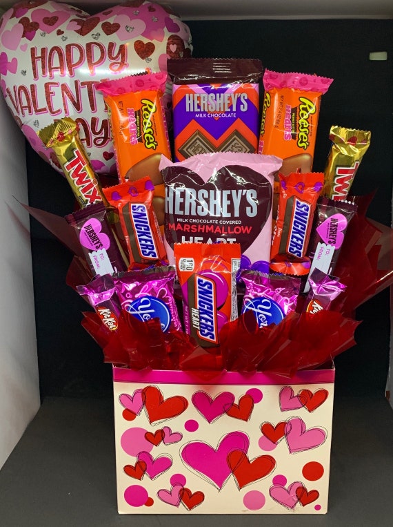 Arrangement de bonbons de la Saint-Valentin avec ballon, bonbons de la  Saint-Valentin -  Canada