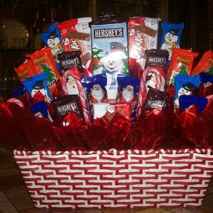 Christmas Candy Arrangement Basket image 4