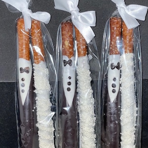 30 Bride and Groom Chocolate Covered Pretzels, 30 Bride and 30 Groom Pretzels, Bridal Shower Chocolate Covered Pretzels, Bridal Shower Favor