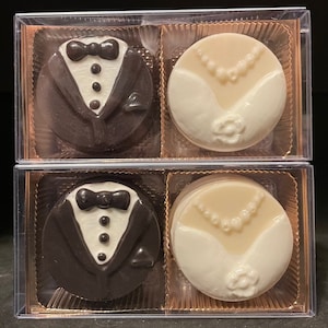 130 Bride and Groom Chocolate Covered Oreos, Wedding Favor, Bridal Shower Favor