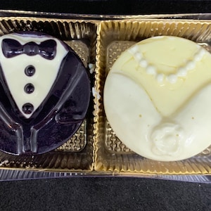 Bride and Groom Chocolate Covered Oreo&#39;s