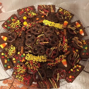Chocolate Lovers Platter, Chocolate Covered Small Pretzels, Oreos and Graham Crackers