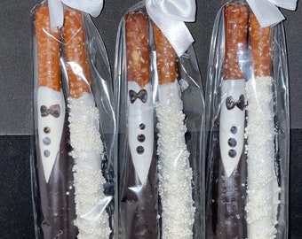 125 Bride and Groom Chocolate Covered Pretzels, Wedding, Bridal Shower, Rehearsal Dinner Favors