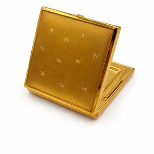 Vintage Mid-Century Gold Tone Powder Compact | 1940s–1950s Starburst Design | Original K&K Puff