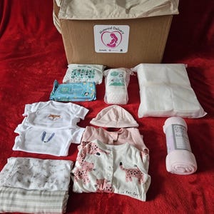Sac fourre-tout d'hôpital préemballé pour bébé.