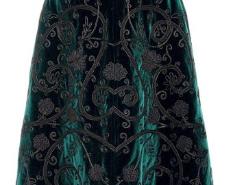 Men Green Velvet Cape Black Floral Embroidered Wedding, Vintage & Theatre Outfit Halloween Costumes