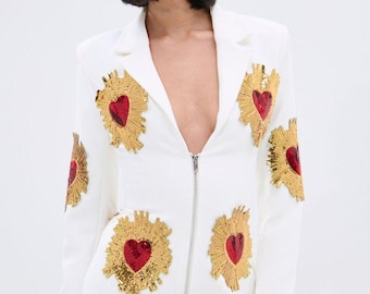 Blazer personalizado para mujer con lentejuelas rojas y corazones bordados, atuendo de cóctel nupcial personalizado