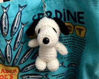 small amigurumi crochet beagle plush keychain!