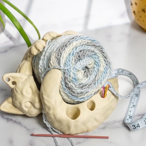 3D Printed Cat Yarn Bowl: Knitting & Crochet Organizer
