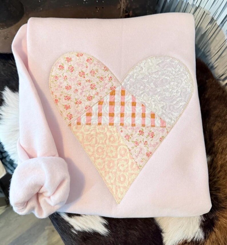 Quilted Patchwork Valentines Day Heart Zig Zag Applique Machine ...