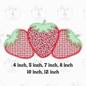 以下が含まれることがあります： 白地に赤と緑のチェック柄と花柄の、パッチワークで作られたイチゴが3つ。 いちごは、一番大きなイチゴが中央にくるように、一列に並んでいます。 画像には「4 inch, 5 inch, 7 inch, 8 inch, 10 inch, 12 inch」というテキストが含まれています。