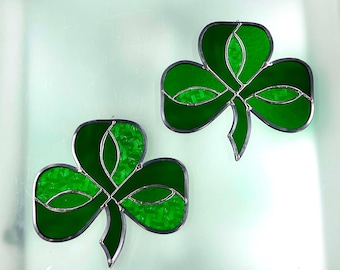 SHAMROCK:multi green stained glass
