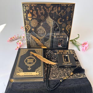 Personalisierter englischer Koran und Gebetsteppich, Rosenkranz, Islamisches Geschenk