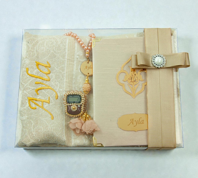 Personalized Islamic Gift Set, Prayer Mat, Yaseen Book, Tasbih image 9