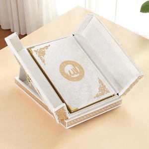 Personalisiertes Koran-Set mit Doppelbezug Schreibtischständer Koranständer Islamisches Geschenkset Muslimisches Geschenk Islamisches Hochzeitsgeschenk Geburtstagsgeschenk Weiß