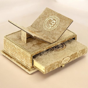 Personalisiertes Koran-Set mit Schreibtischständer Koranständer Islamisches Geschenkset Muslimisches Geschenk Islamisches Hochzeitsgeschenk Geburtstagsgeschenk Umrah Geschenk Samt Geschenk