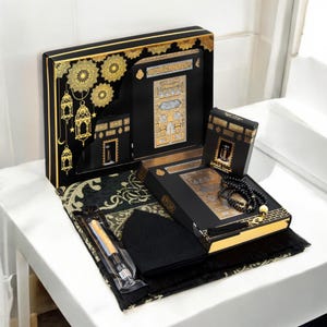 Gepersonaliseerde luxe islamitisch gebed geschenkdoos koran bidkralen aanpasbare gebedsmat met Kaaba-ontwerp Essance Effen geur Miswak Kufi-hoed