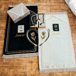 Personalisierte Paar Gebetsmatte Set 2 Rose Gemusterte Herzförmige Gebetsteppiche Geschenk Eid Islamisches Geschenk Hochzeitsgeschenk und Rosenkranz Paar Set Geschenk