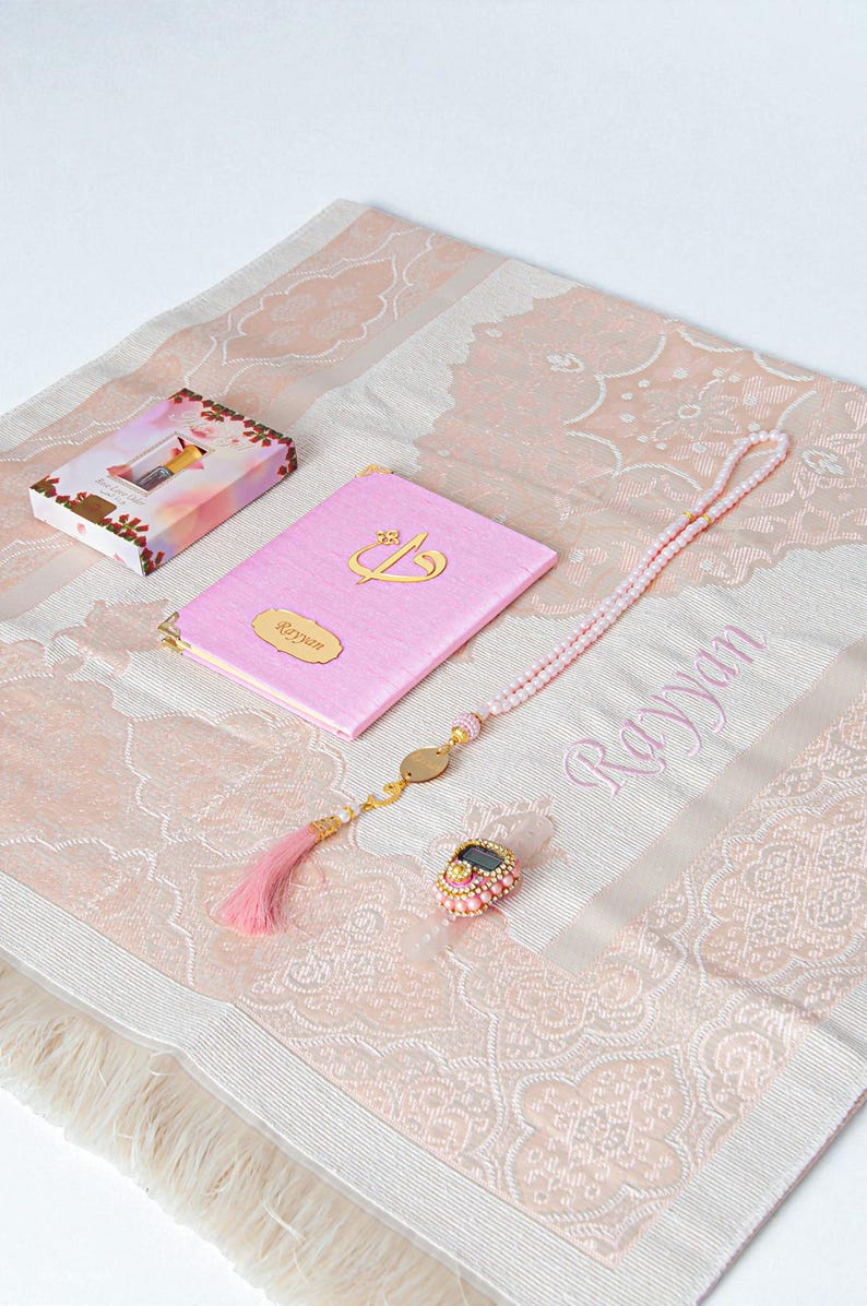 Personalized Islamic Gift Set, Prayer Rug, Yaseen Book, Tasbih image 6