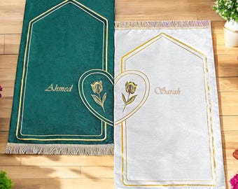 Personalisierte Paar Gebetsmatte Set 2 Rose Gemusterte Herzförmige Gebetsteppiche Geschenk Eid Islamische Geschenk Hochzeitsgeschenk Paar Set Geschenk Grün Weiß