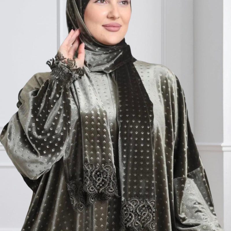 Velora abaya main image 1