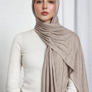 Patterned Jersey Hijab - Wood Brown