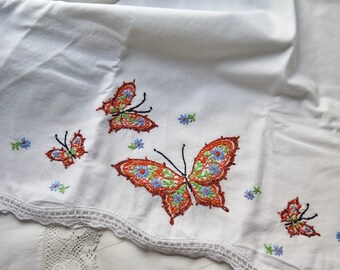 Vintage 2 x DECORATIVE LACE WINGS