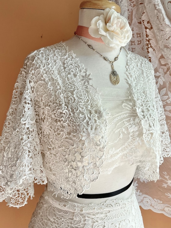 Vintage Guipure Lace Capelet with Flutter Sleeves 