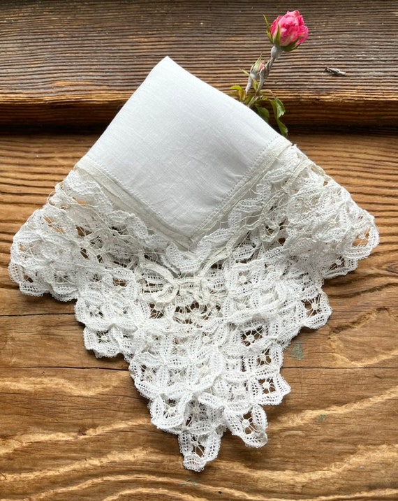 Antique Handkerchief in Linen with Fine Tape Lace 