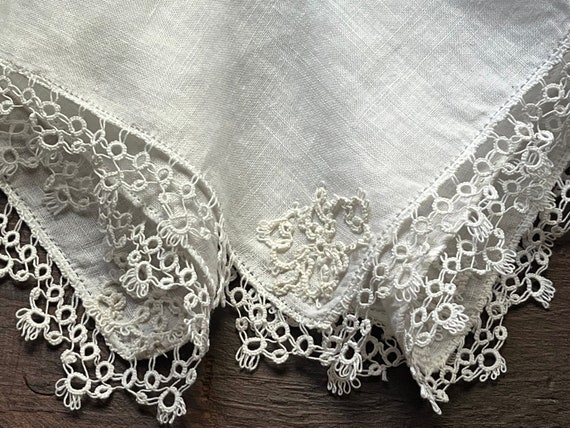 White Linen Handkerchief with Tatted Lace Trim - image 4